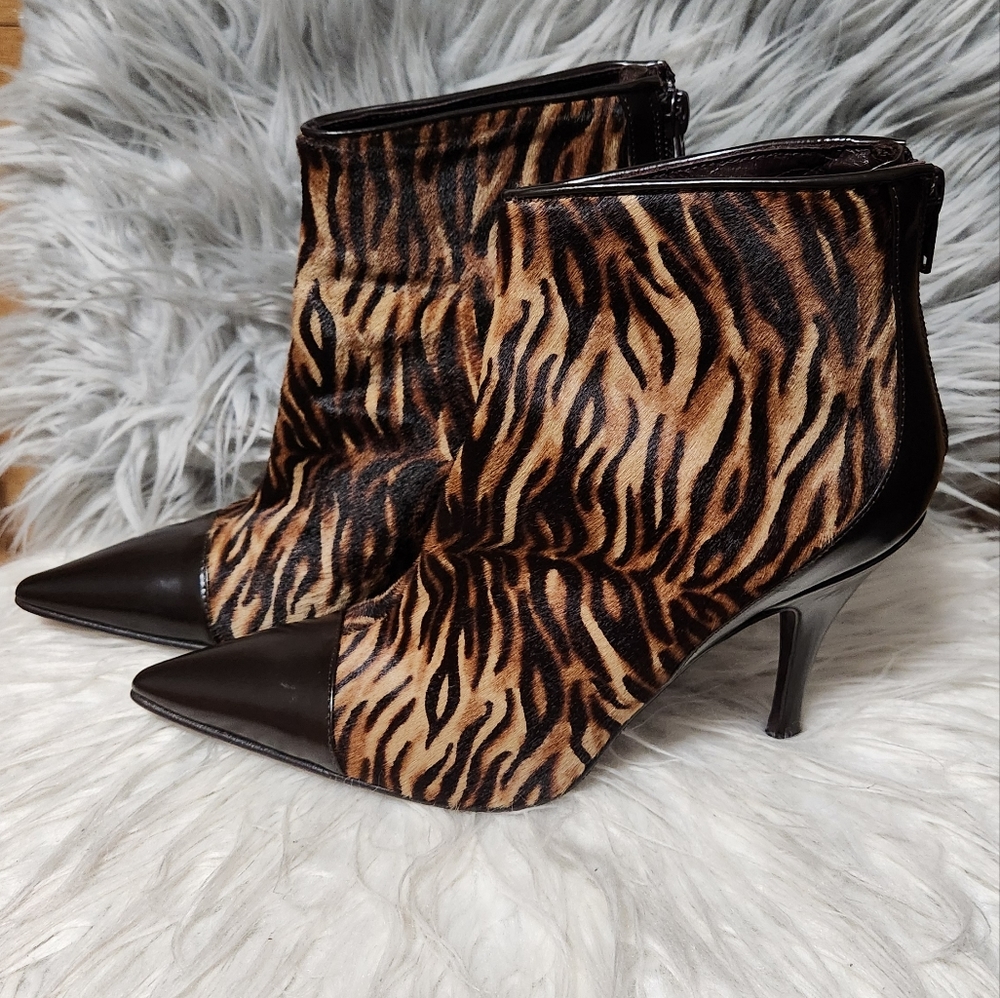 Via Spiga Brown and Black Ankle Boots
